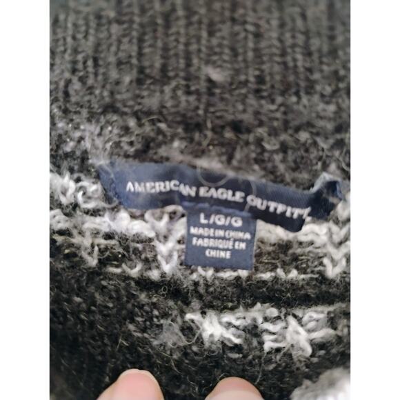LG Women's Black And White American Eagle Outfitters Sweater. Winter. Soft. - Picture 8 of 10